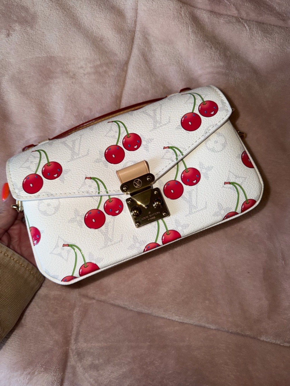 Louis Vuitton pochette metis east west